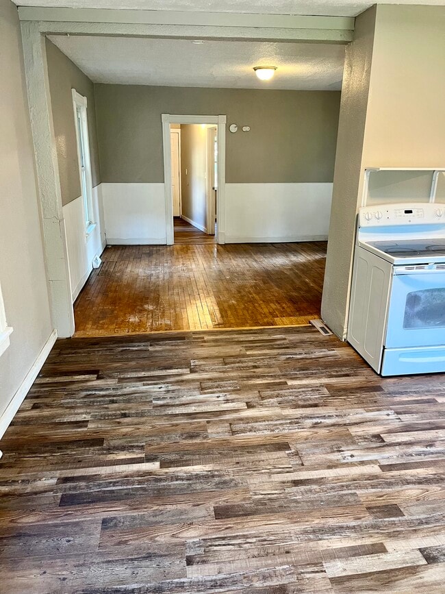 Photo - 729 W Cavour Ave