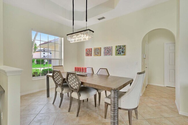 Photo - 1651 Lakefield N Ct