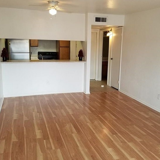 Photo - 3015 Walnut Bend Ln Unidad 673.12