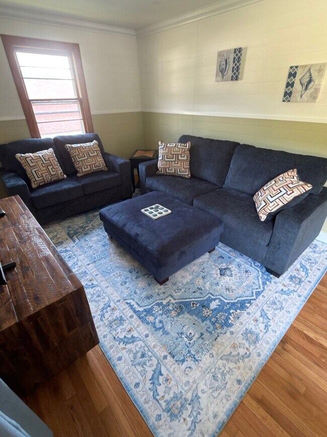 1028 Commercial St Unit Apt