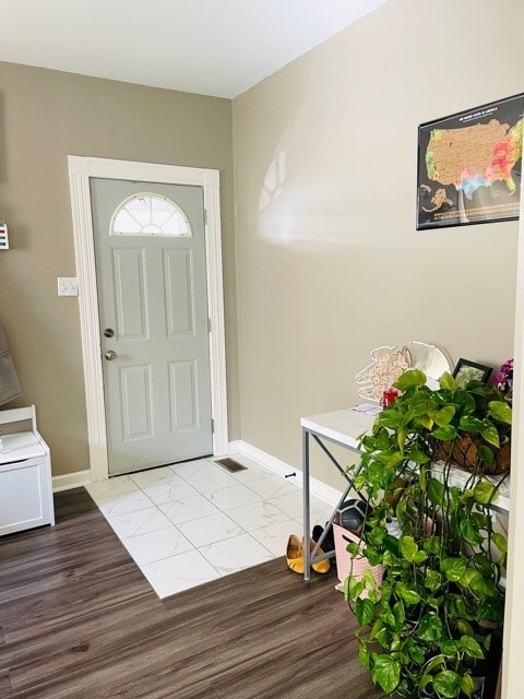 entryway - 532 W 1st St Unit 532 W First st