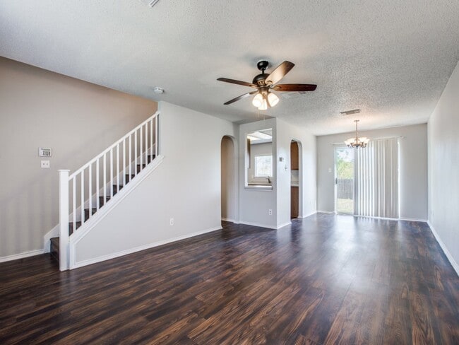 Photo - 9706 Highland Creek