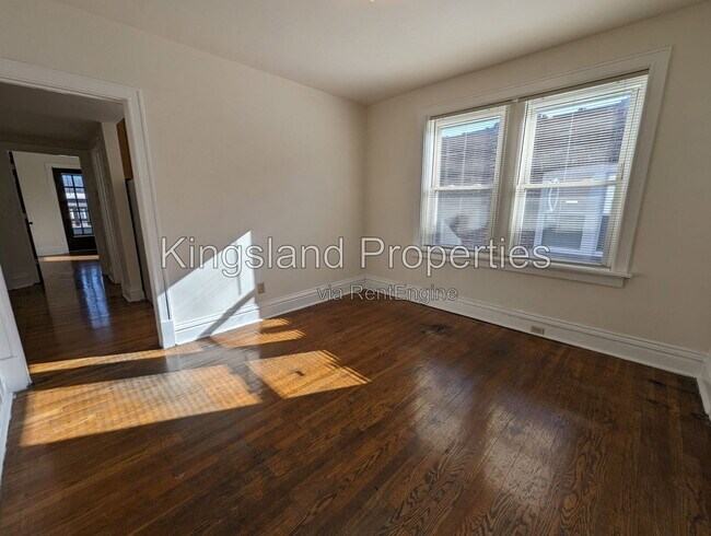 Photo - 4943 Lindenwood Ave