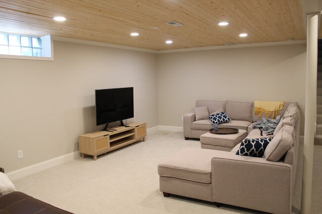 Photo - 6005 Birchcrest Dr