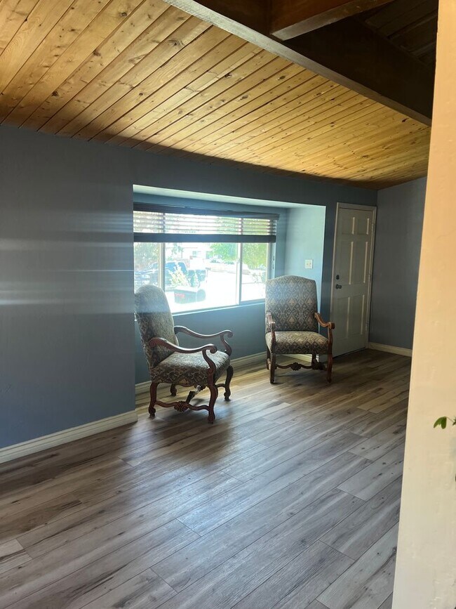 Photo - La Cresta/Bakersfield College Home with Pool