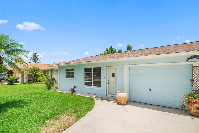 Photo - Renovated 3 Bed, 2 Bath Annual Rental in Naples Park