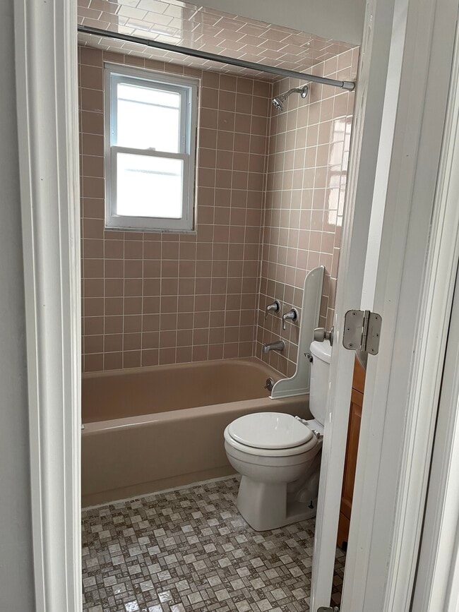 Bathroom - 26 Rose Ln Unit Side Apt