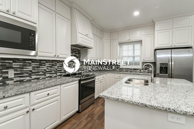 2 Bedroom Pet-Friendly Home in Arlington, TX with Main Street Renewal