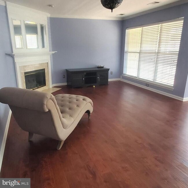 Building Photo - 8202 Catbird Cir Unit 202