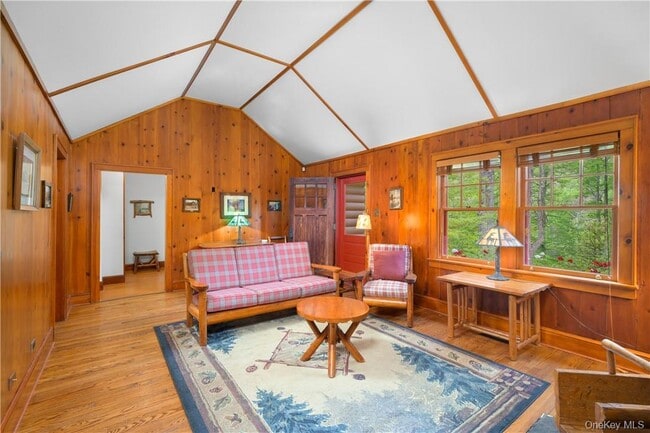 Photo - 77 Lake Dr
