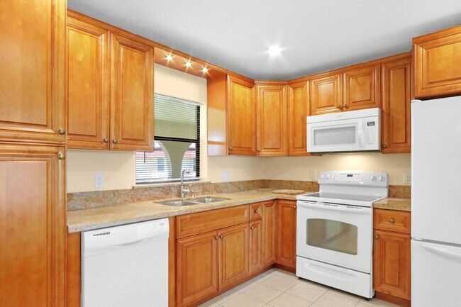 Photo - 717 S US Hwy 1 Unit 712