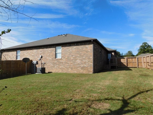 Photo - 1144 Springhill Rd