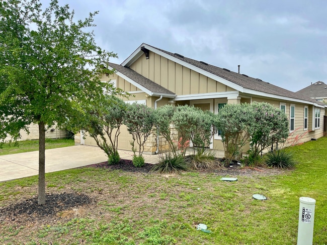 Photo - Modern 3 Bedroom Home with Office and Covered Patio in Marion