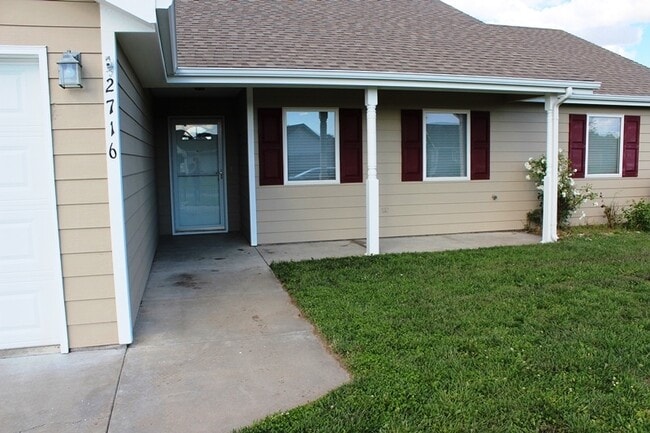 Photo - Great home in East Manhattan! *UPDATED PHOTOS COMING SOON*