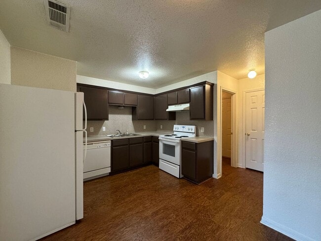 Photo - 3801 Ys Pak Ct Unidad Apt C