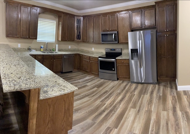 Photo - 111 Grovewood Dr