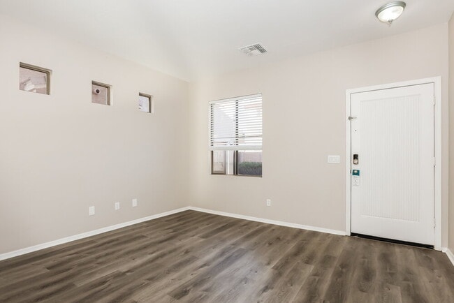 Photo - 7506 S 14th St