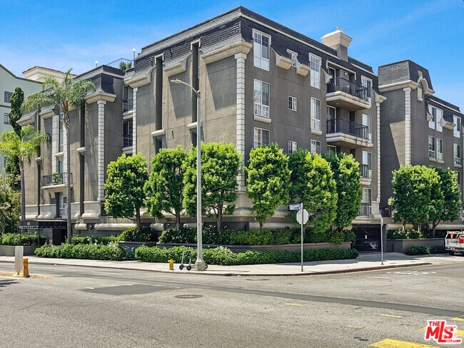 Building Photo - 585 N Rossmore Ave Unit 402 Rental