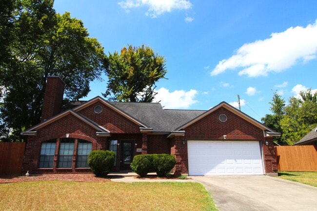 Building Photo - 113 Silver Bay Ln