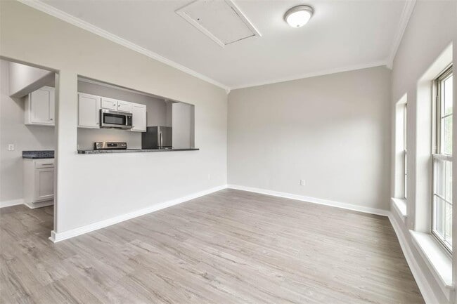 Photo - 329 E Washington Ave