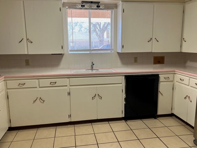 Photo - 612 Bluebonnet Dr