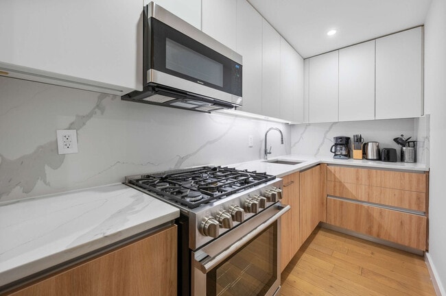 Photo - 227 E 59th St Unit ID1040444P