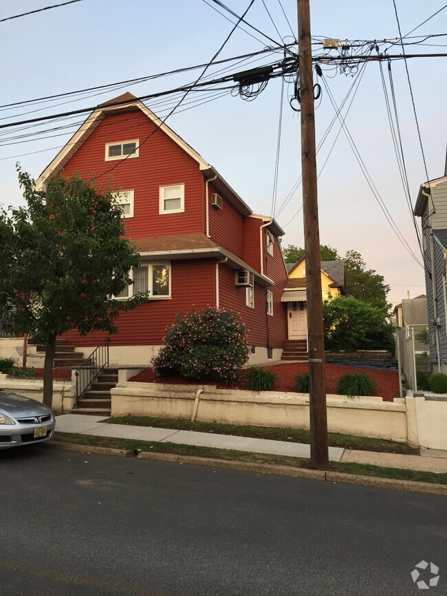 Building Photo - 76 Boiling Springs Ave Unit # 2 Rental