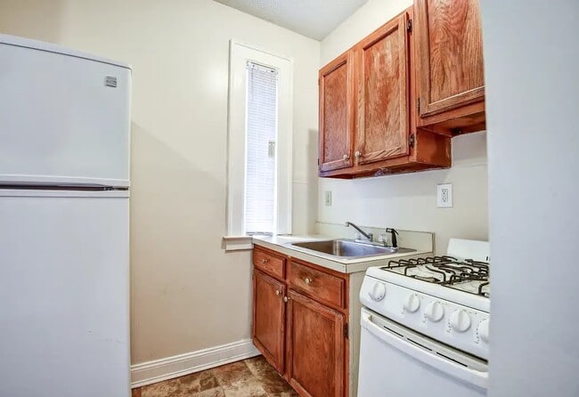 29 39 Charter Oak LLC