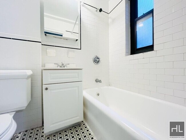 Building Photo - AMSTERDAM AVENUE Unit 4D