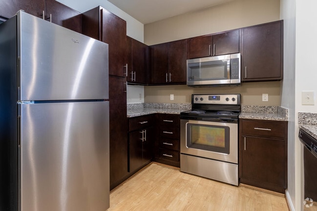 2 BR, 2 BA - 1,267 SF