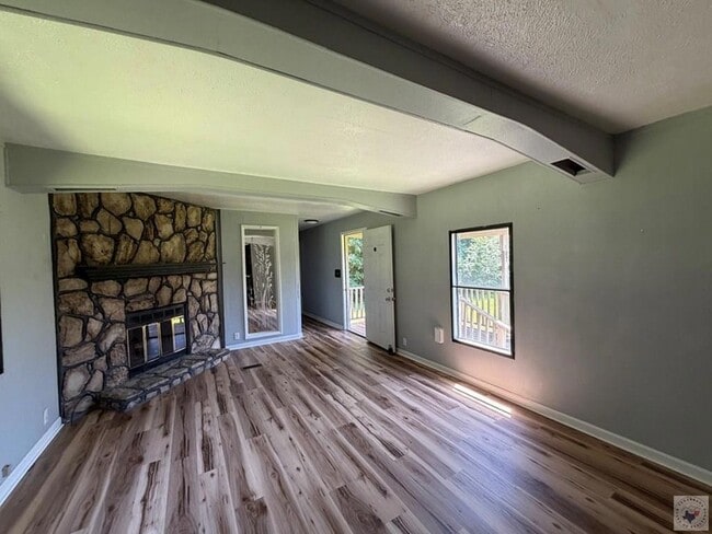 Photo - 107 George Thomas Rd