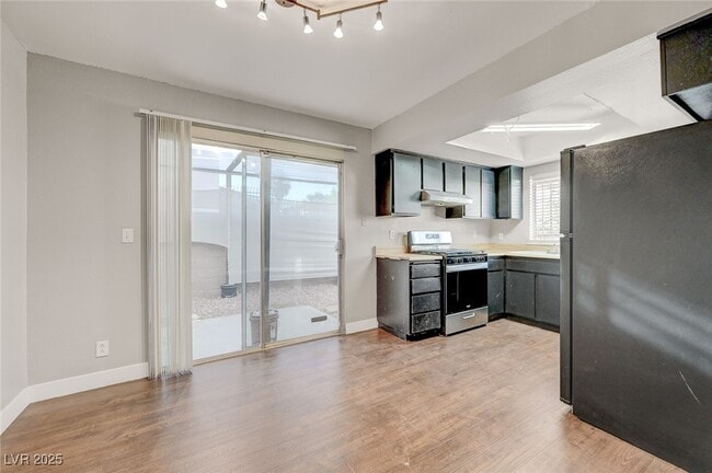 Photo - 4339 Spencer St