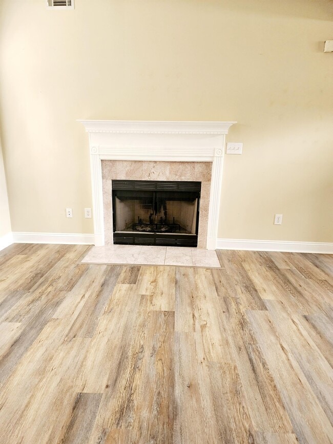 Photo - 110 Old Mill Ct