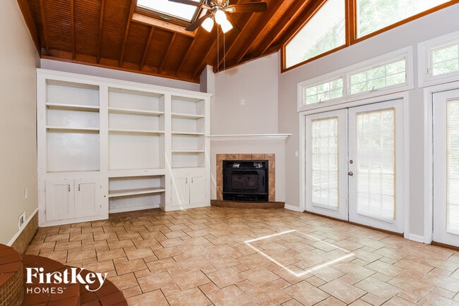 Photo - 492 Gresham Rd SW