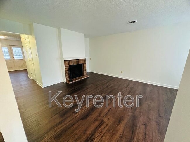 Photo - 132 Durwood Rd