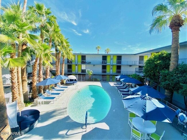 Building Photo - 1601 W Camelback Rd Unit A10AW