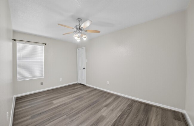 Photo - 15506 Fir Woods Ln