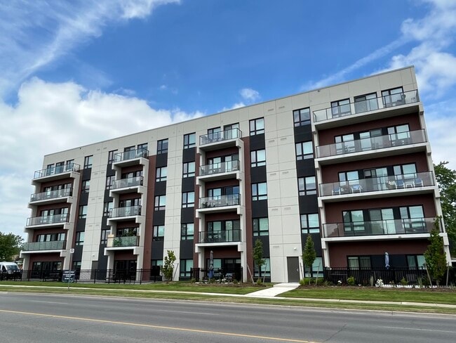 Building Photo - The Drummond