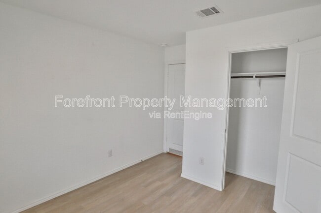 Photo - 5950 Frisbee Path