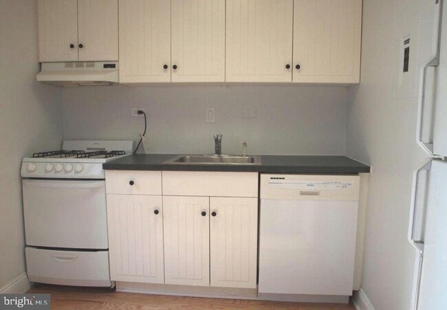 Photo - 1440 N St NW Unidad 405