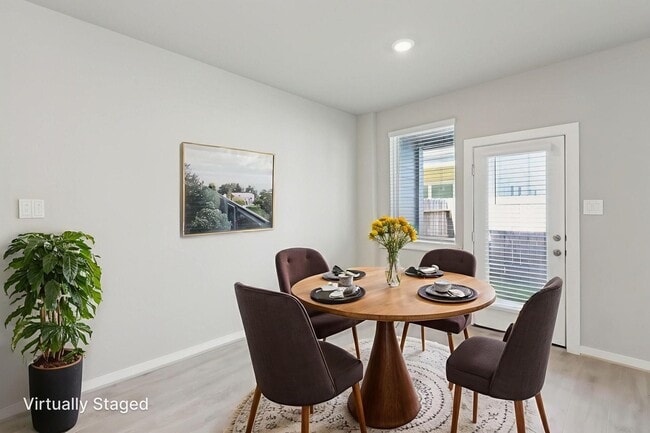 Photo - 567 Avisa Dr