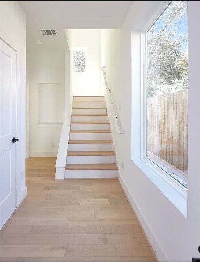 Photo - 2724 Rosalie St