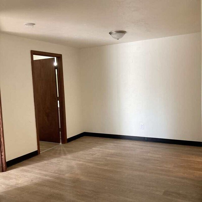 Photo - 2760 Humboldt Rd