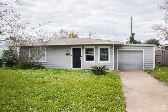 Building Photo - 125 Bonita Ave Rental