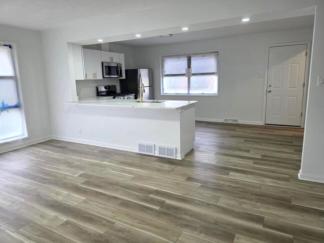 Photo - 14716 Dorchester Ave