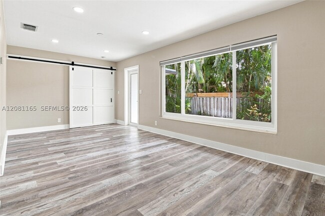 1621 NE 25th St Unit 1621