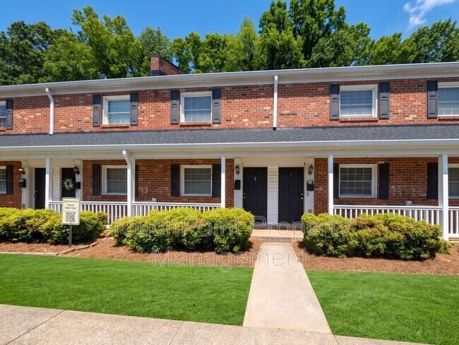 Building Photo - 1215 Green Oaks Ln Unit F