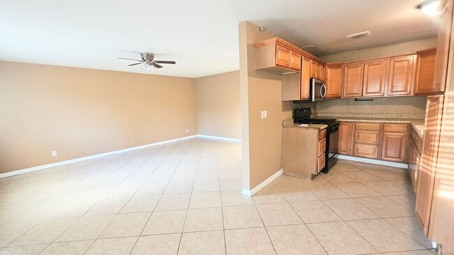 Building Photo - Mixed Used Residential and Commercial- Large Back Yard with Rolling Gate