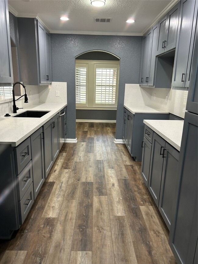 Building Photo - 2310 Townhall Ln