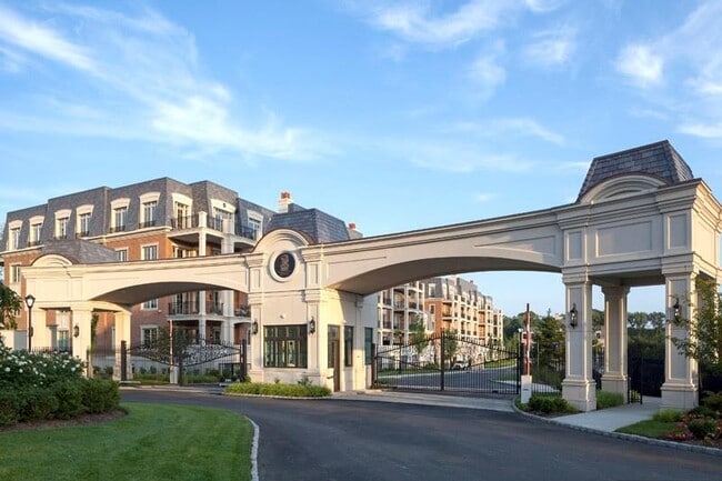 Building Photo - 6000 Royal Ct Unit 6207 Rental